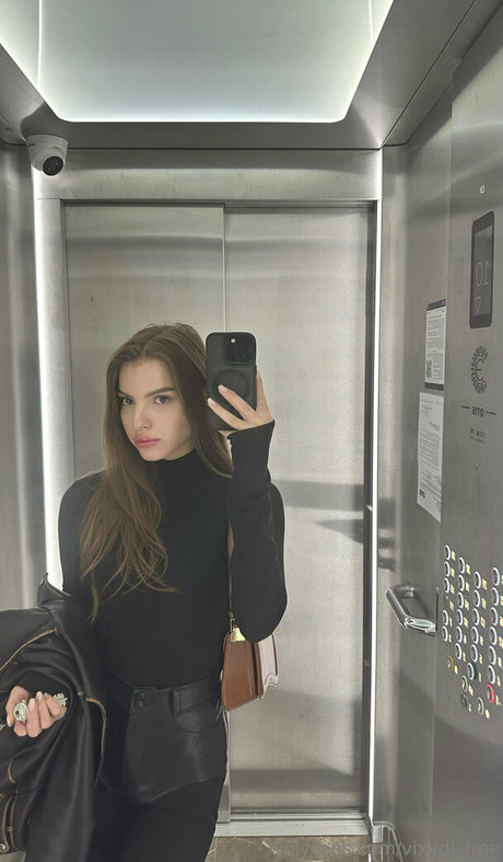 vixydi free sex model pictures