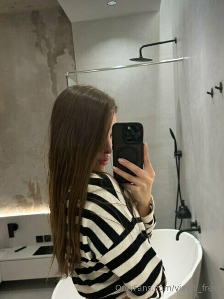 vixydi free model sex archive