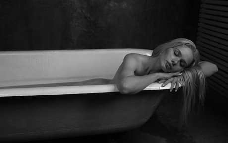 lina pie beautiful model image
