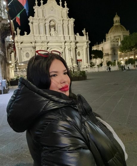 Naty Mari sexy star galleries