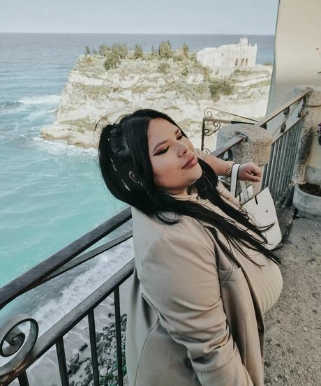 Naty Mari perfect star archive