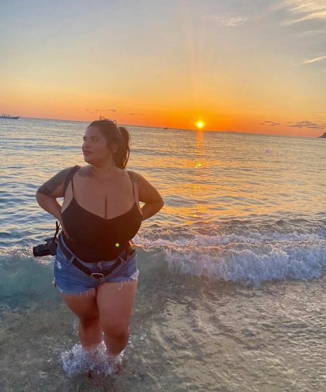 Naty Mari nude thumbnail