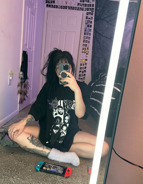 horrorwh0re pornstar nude photo