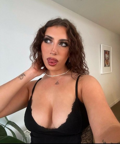 ViennaVeraa star hot pictures