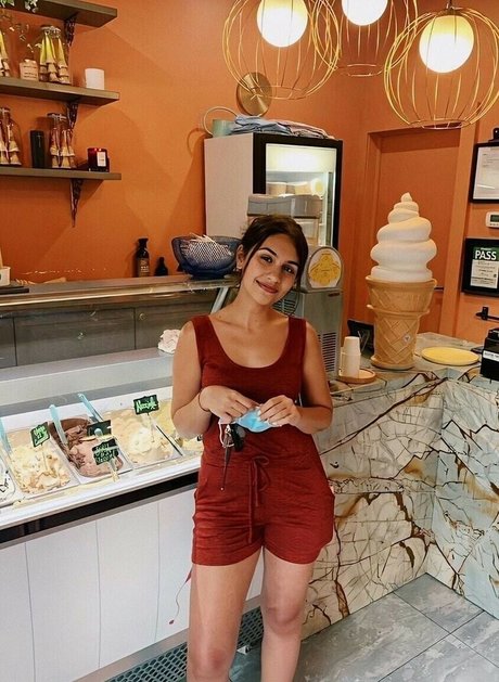 Alessia Cara best actress gallery