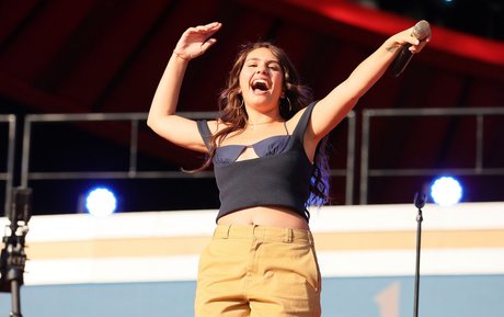 Alessia Cara model sex pic