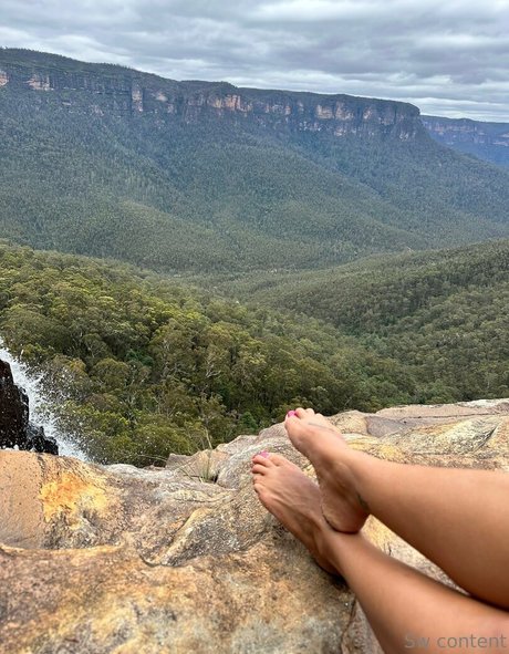 Sammy Walsh sexy star pics