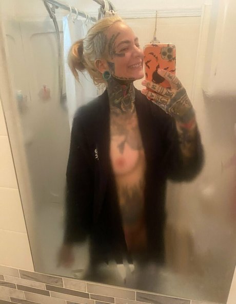 Vero Venturing star beautiful photos