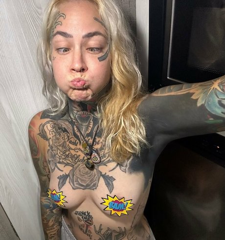 Vero Venturing hd pornstar img