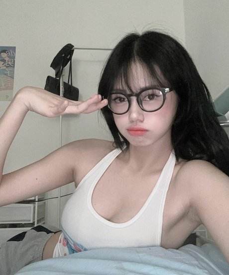 yourpeaches pretty pornstar image