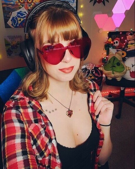 young onlyfans exclusive picture