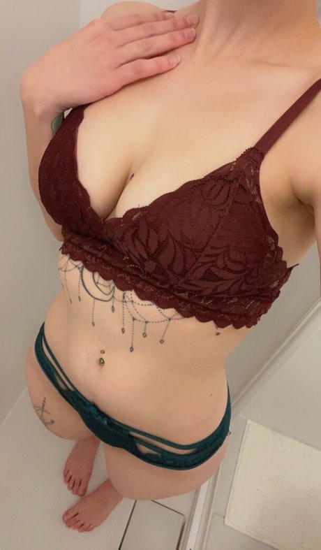 Littlesin16 nice pornstar img