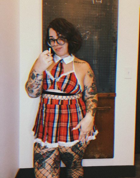 Stepstool Sarah naked model image