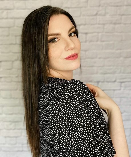 katestark pornographic model images