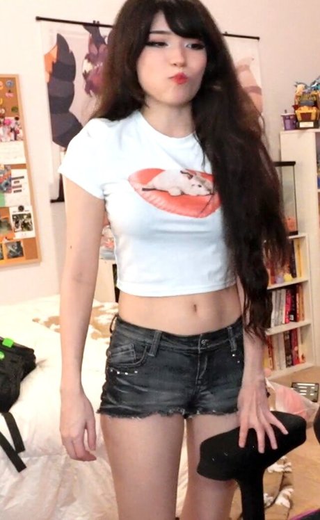 Emiru high quality pornstar photo