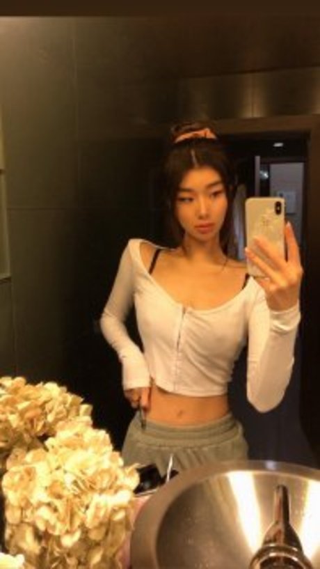 Mari Bambei_ nude thumbnail