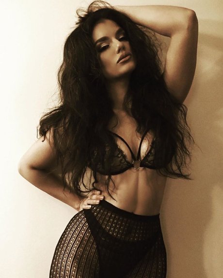 mature blonde onlyfans naked images