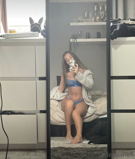 Ella Murray_ erotic actress photo