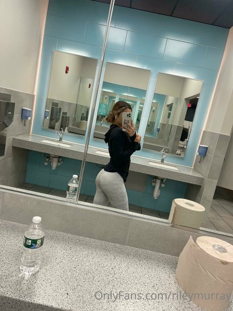 Riley Murray model erotic images