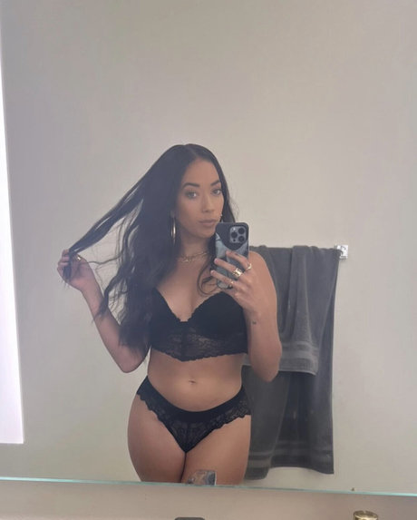 ebony thick onlyfans top pics