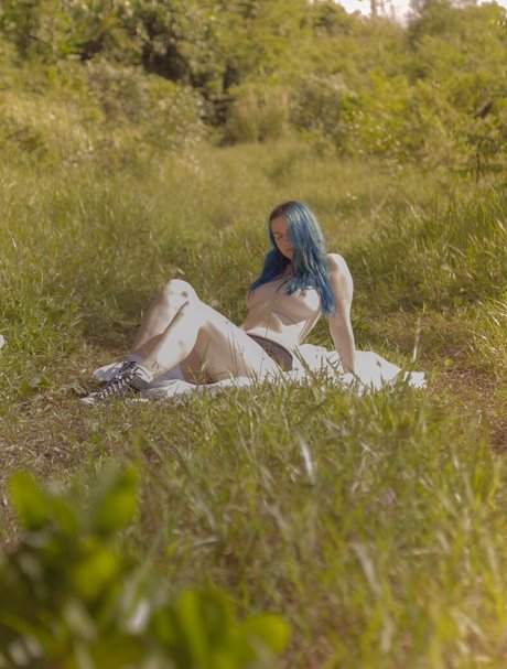 Losex nude model gallery