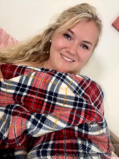 Pummelmaike pornstar hd pictures