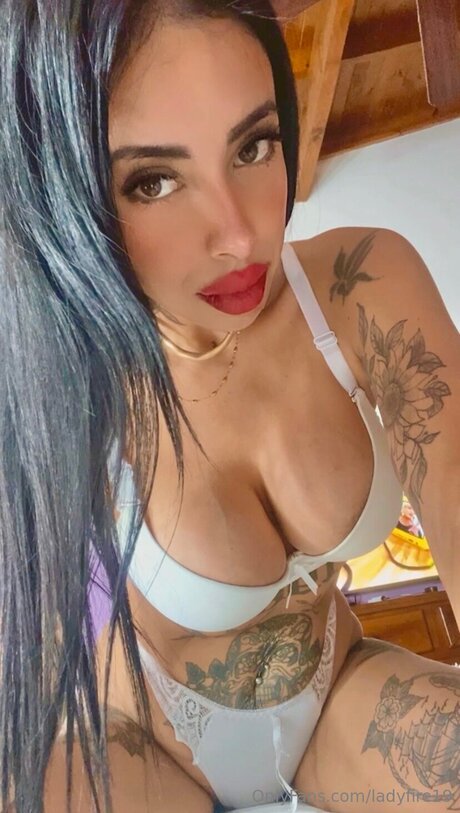 Miafoxvipp star hd photos