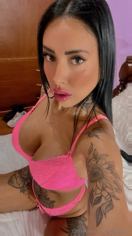 Miafoxvipp sexy pornstar pictures
