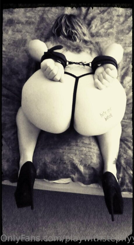 Frankyy B model adult picture