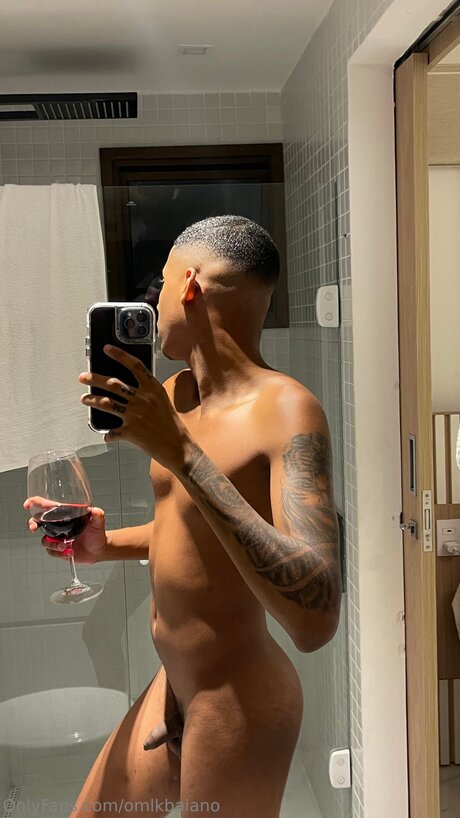 Omlkbaiano model top pictures