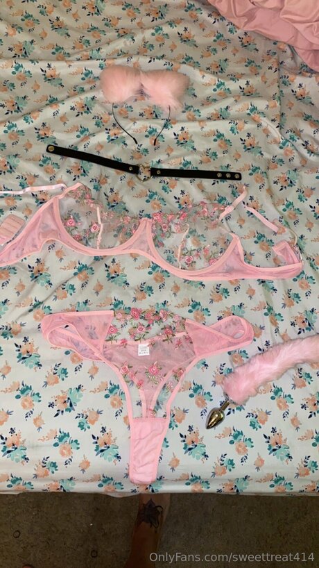 Sweettreat414 nude thumbnail