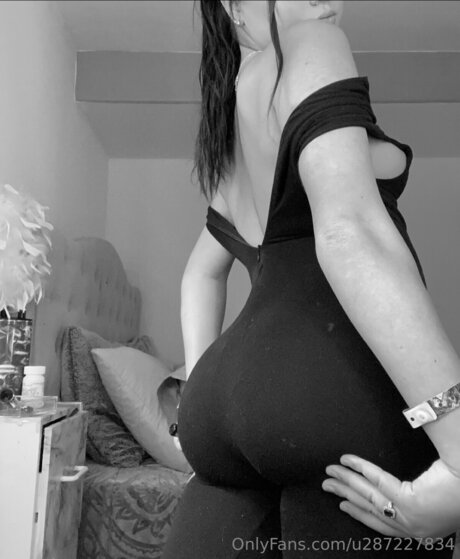 curvy muscle onlyfans nudes pictures