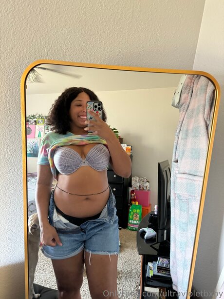 Ultravioletbxby star nude image