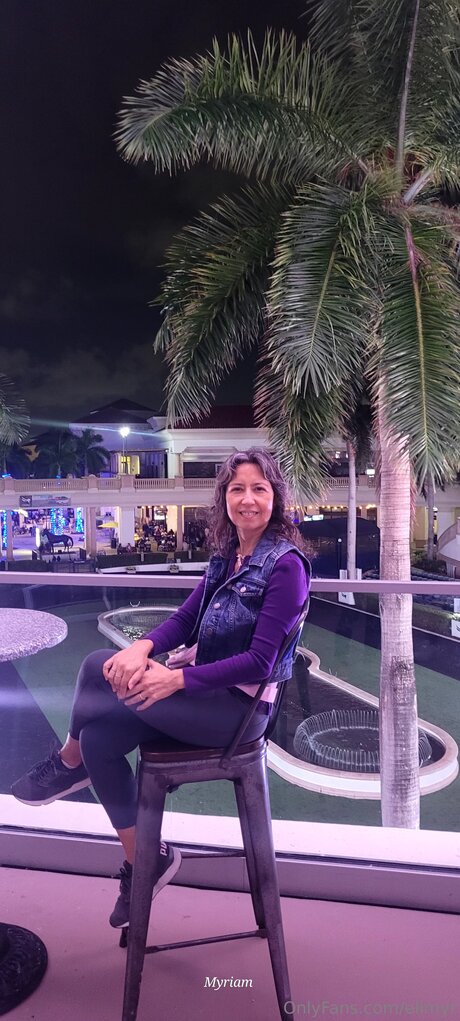 Elimyr model adult pic