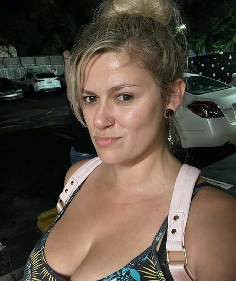 Samantics model adult photos