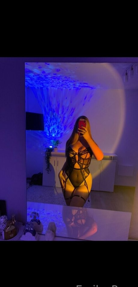 outdoor shower onlyfans beautiful naked photo