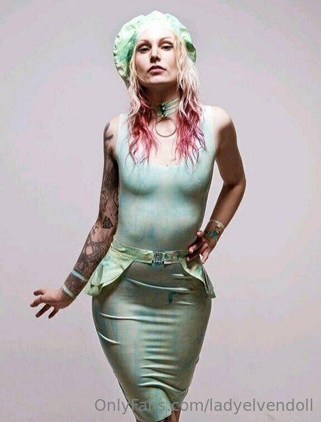 ladyelvendoll pornstar top pic
