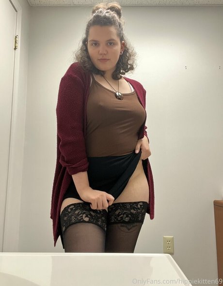 hippiekitten 420 model pretty pics