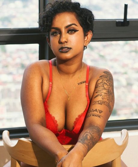 nude girls onlyfans pretty image