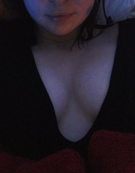 lofilisichka nudes model image