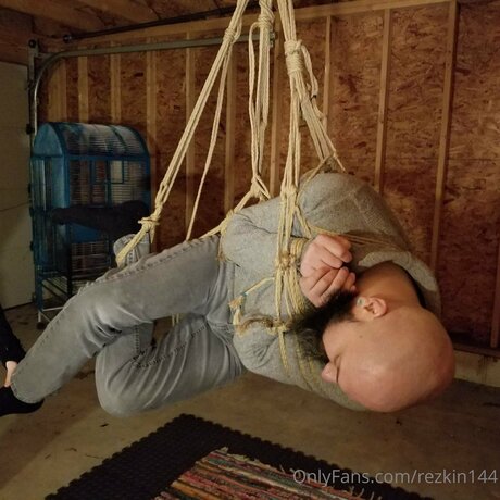 Rezkin144 model porn picture