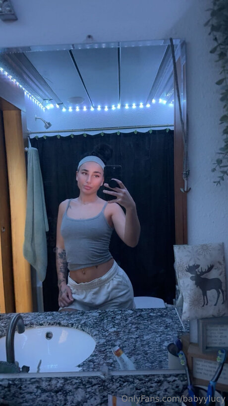 Babyylucy nudes pornstar gallery