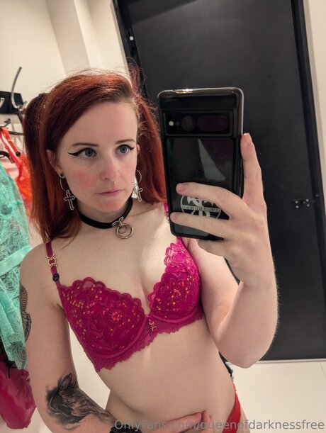 Queenofdarknessfree hot model pic