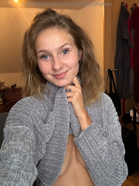 Shelleythessynafree star free img