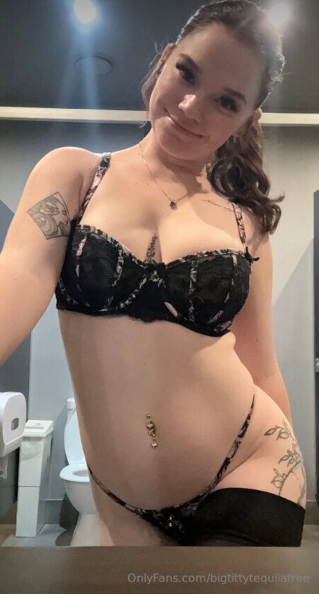 Teexquila star sexy pic