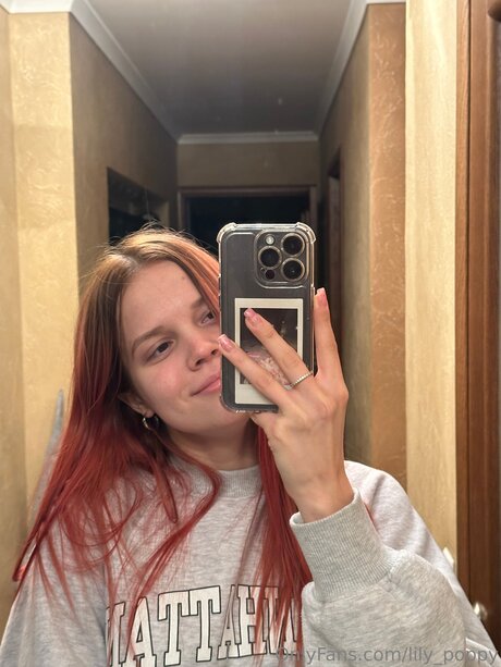 Lily Poppy exclusive star gallery