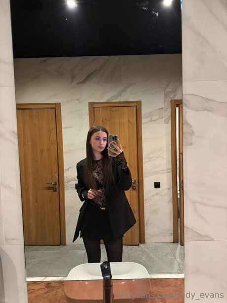 Judy Evans model galleries