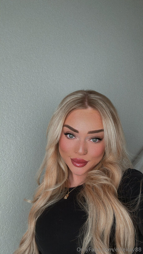 Xo Ellie exclusive actress images