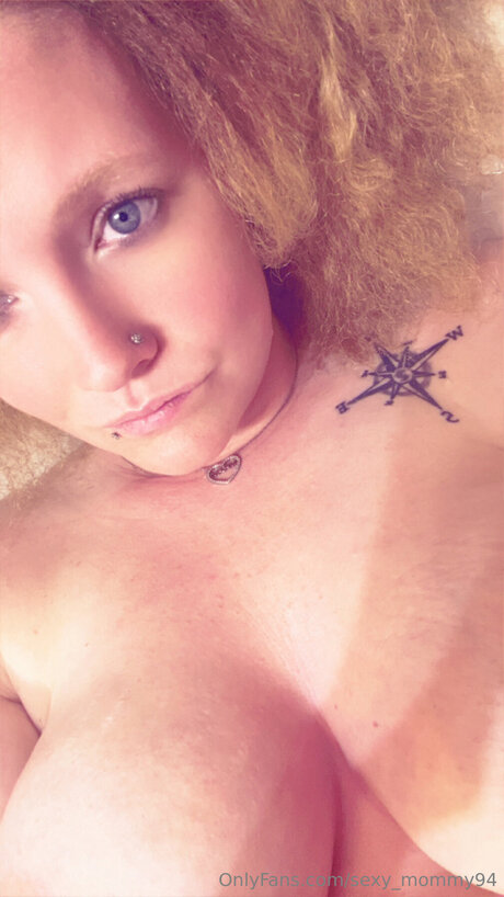 Sexy Mommy94 model top pic