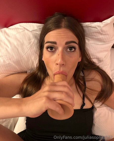 Julia No Ppv model nude images